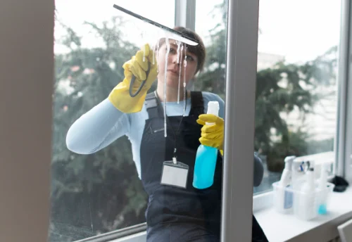 Nettoyage de vitres intérieures et extérieures à Chaumontel